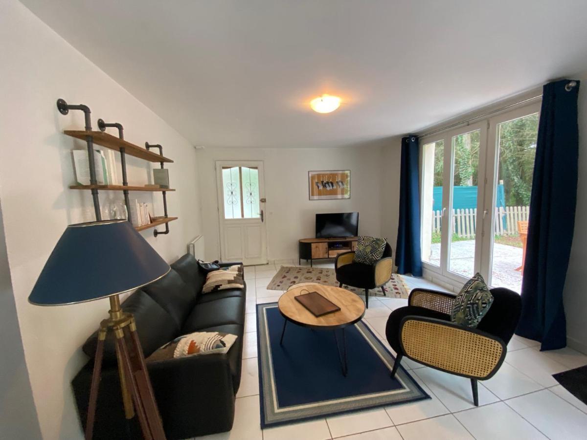 Maison Dans Parc Prive, Sports Et Loisirs Proche Golf Du Coudray Montceaux 르꾸드레몽소 외부 사진